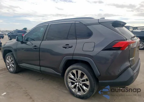 2021 Toyota Rav4 Xle Premium z USA, uszkodzony, nr VIN 2T3C1RFV1MC102007
